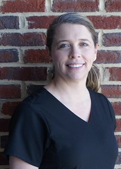 Dental assistant Brittiney