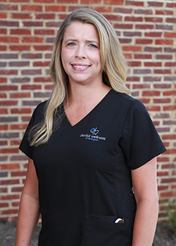 Dental assistant Brittiney
